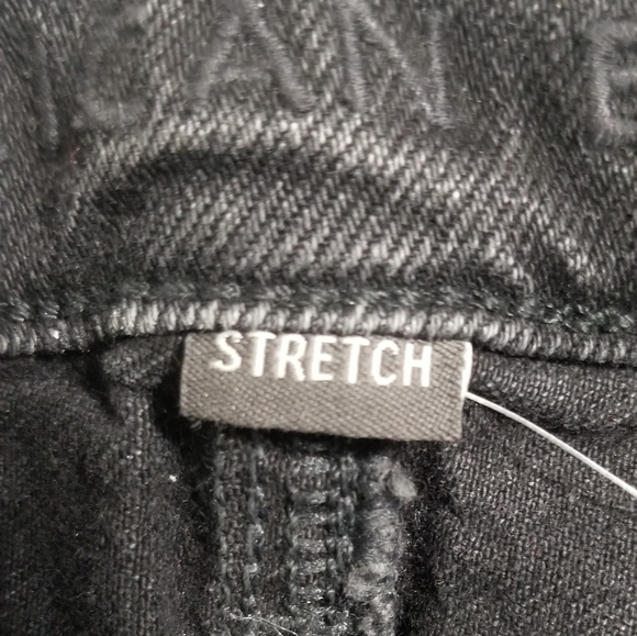 American Eagle NWT Distressed Highest Rise 90's Boyfriend Shorts. Size 2 / 26W. - Picture 10 of 11